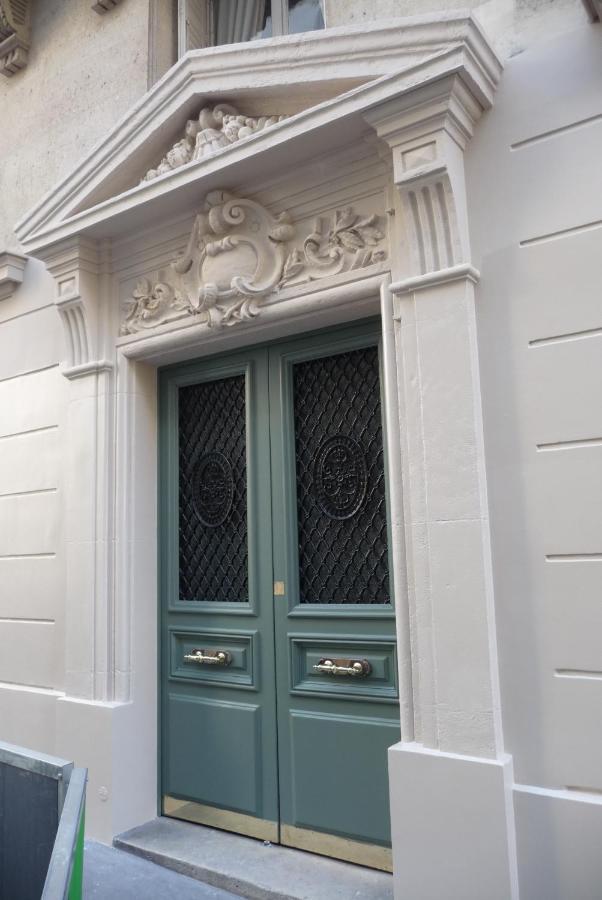 2 Pieces Faubourg Saint Germain 7 * Parigi