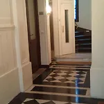 2 Pieces Faubourg Saint Germain Paris 7